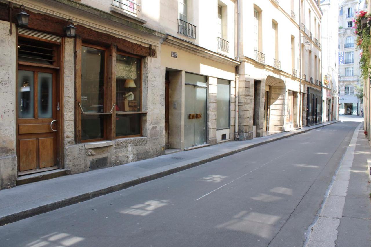 Bright 30 M Fully Renovated In 3rd Parijs